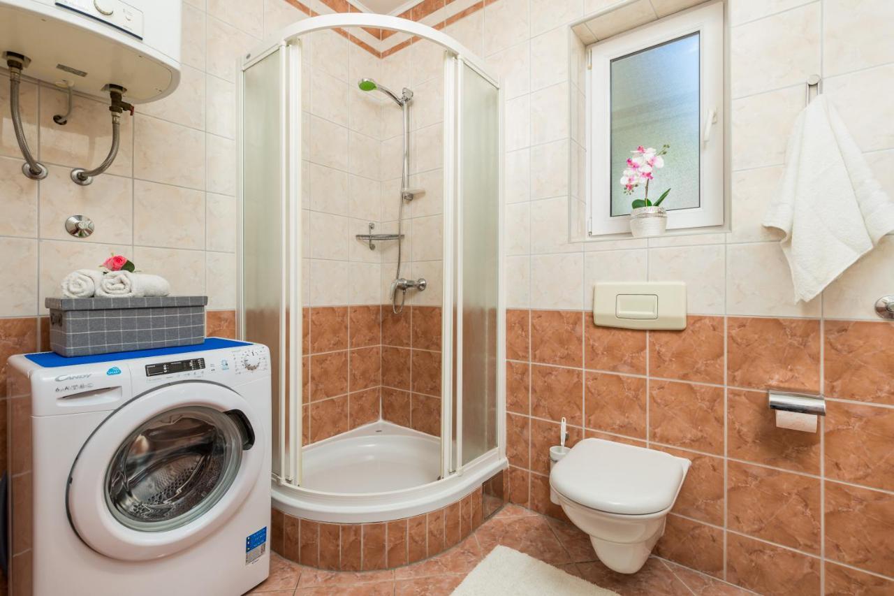 Light Summer Apartment With A Swimming Pool Опатія Екстер'єр фото
