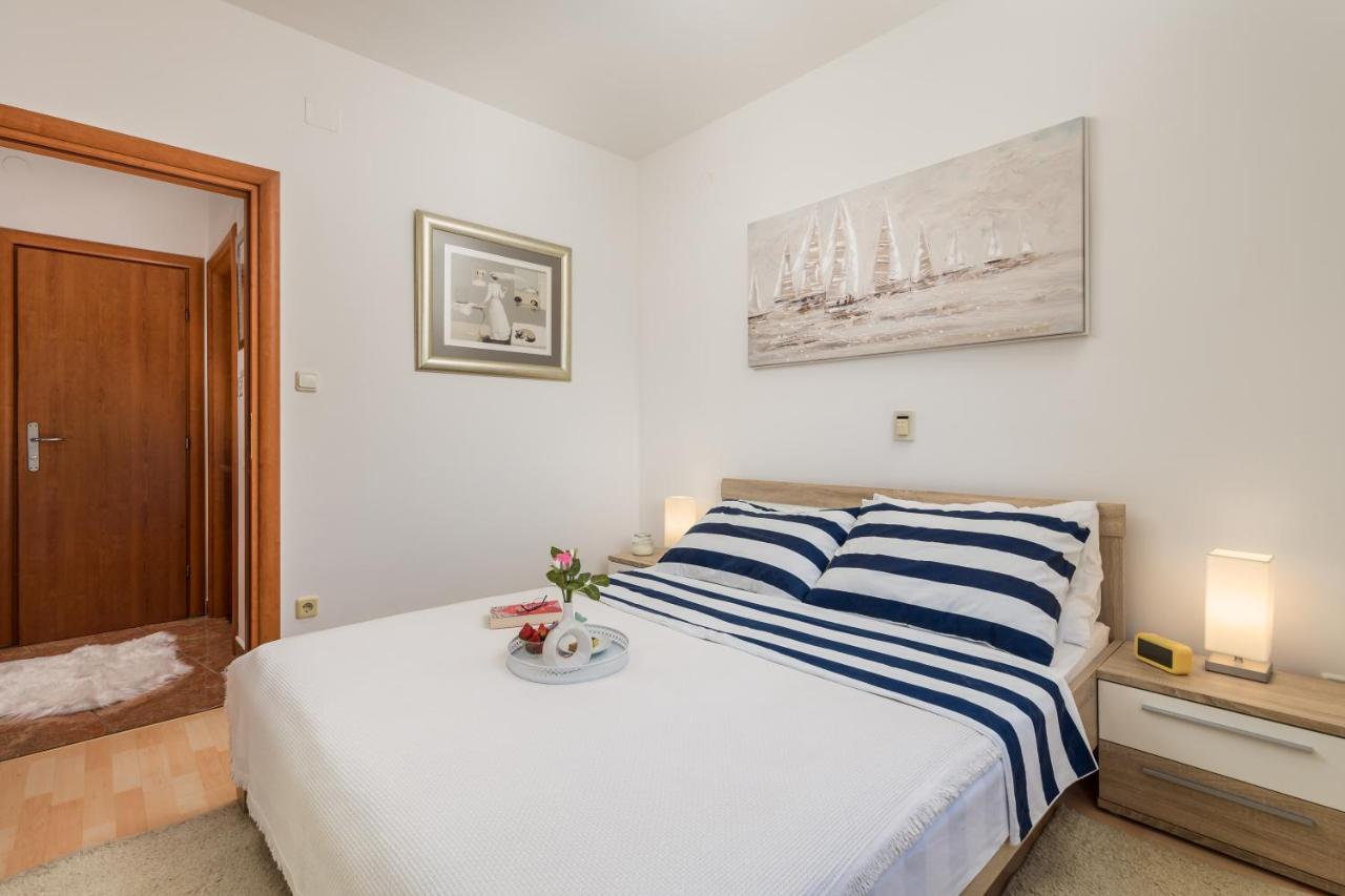 Light Summer Apartment With A Swimming Pool Опатія Екстер'єр фото