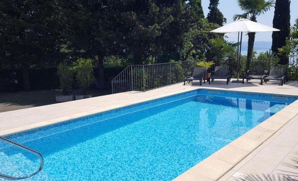 Light Summer Apartment With A Swimming Pool Опатія Екстер'єр фото